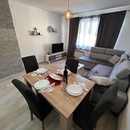 Rosa Canina 2 - Centar Lejlighed Kupres (Canton 10)